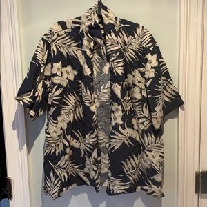 Hawaiian Botton short sleeved